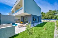 Villa Coastal Charm Ližnjan with Private Pool - B&B