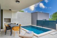 Modern Coastal Villa with Heated Pool and Near the Sea in Ližnjan, Istria - B&B Ližnjan