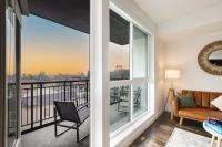 Beautiful 1BR Apt in Hollywood w Pool and Parking - B&B