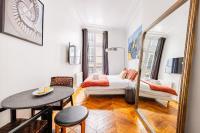 Luminous Studio Oasis Steps from The Louvre - Ferienwohnung