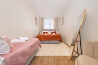 120sqm & 5-room luxury apartment with 2 bathrooms - Chambres d’hôtes Berlin