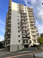 High-Rise Luxury Apartment with free parking - Bed and Breakfast Boekarest
