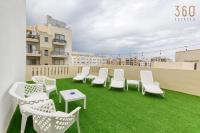 Spacious 4BR Terraced House with Rooftop Access by 360 Estates - B&B