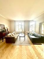 Authenic Art Nouveau Apartment in the city-center - B&B Ålesund