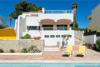 Spacious Private Villa with Pool, Sea View & Walkable Beach Access - Chambres d'hôtes Carvoeiro