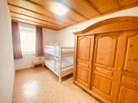 Appartamento con 3 Camere da Letto e Bagno