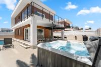 Casa Bos Flamingo Luxury Wellness Entire Villa Pool Jacuzzi Gran Alacant near Beach - Chambres d'hôtes Puertomarín