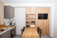 Villa Llanaj Residence 3 by Luxlikehome - B&B Nea Potidaia