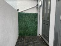 Light and spacious loft apartment in town centre - B&B