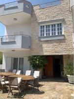 Home4U, just 7km from airport - B&B