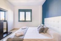 Blue & White House - B&B