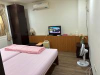 Standard Double Room with Shared Bathroom