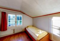 Single Room with Shared Bathroom