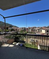 Bilocale con parcheggio privato vicino la stazione - Chambres d’hôtes Levanto