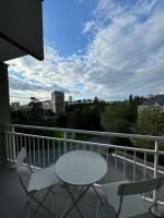 Appart' Hôtel Fauriel Saint Etienne avec parking - Bed and Breakfast