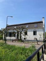 Beautiful renovated Farmhouse - Bed and Breakfast