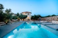 Villa Di Leon - Uniquely Designed Villa with Pool in a Picturesque Village near Famous Porto Limnionas, Offering Exceptional Hospitality By Villa Mana Gers - B&B