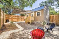 Romantic Driftwood Tiny Casita w Country Views - Bed and Breakfast Driftwood