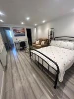 Adorable 1-bedroom entire place with free parking - B&B