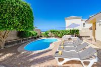 Villa con piscina en Madroñal Fañabe, Costa Adeje - Chambres d’hôtes Adeje