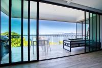 Swanky Conchas Chinas Condo, Ocean & Jungle Views - B&B