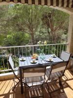 Studio climatisé, parking, 5mn de la plage - Bed and Breakfast