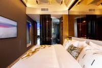 Two-bedroom apartment with balcony and spa bath