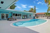 Wonderful 4BR and 3BA Villa Pool Jacuzzi near Beach - Ferienwohnung