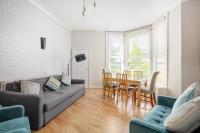 Strawberry One - 3 en-suite bedrooms, Private Parking - Harrogate Holiday Apartments - Chambres d’hôtes Harrogate