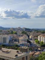 Charmant T4, Proche des Remparts - B&B
