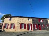 Gîte La Petite Renaudière - proche parc du Puy du F - B&B La Gaubretière