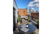 2 Bed City Centre Penthouse with Cathedral Views - B&B Dublin