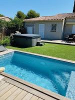 Villa piscine prive & jacuzzi 300 de la mer - B&B