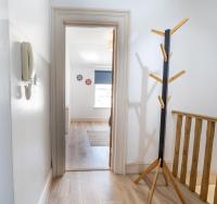 Contractors Stays - 4 Bedrooms - Sleeps 6 - Free Parking & WiFi - Wirral - B&B New Brighton