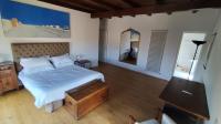 Zimmer mit Kingsize-Bett