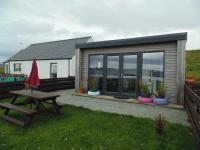 Lampay Chalets - Bed and Breakfast Dunvegan