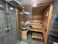 Indoor access to metro & shopping mall and own sauna - B&B Espoo