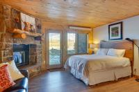 Near Skiing Studio with Pool Access in Granby! - Ferienwohnung