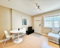 Cozy 1bedroom Suite Near Downtown - B&B