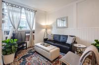 Parkside Haven - Charming 1BR Corner Property - B&B