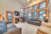 Slopeside Boyne Mtn Resort Condo with Deck! - Bed and Breakfast Boyne Falls