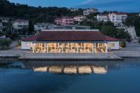 Seafront apartments Tomi - B&B