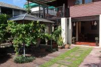 Banjai Garden Guesthouse - B&B
