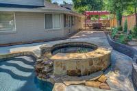 Entire Cozy Getaway with Pool - Bed and Breakfast Norman