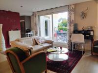 Bel appartement avec terrasse - Ferienwohnung