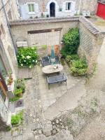 Charming Triplex house heart of medieval town - B&B