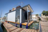 The Boathouse Company - Casa flotante experience - Real Club Náutico, El Puerto de Santa María - Bed and Breakfast