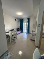 Summer apartment - B&B Radhimë