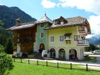 Appartamenti Majon Sotroi - B&B Campitello di Fassa