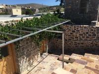 Sarantis' Traditional House in Olympi - B&B
